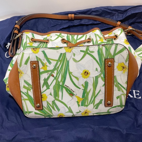 Dooney & Bourke Like New Leather White Purse with Drawstring and Flowers - Picture 9 of 12